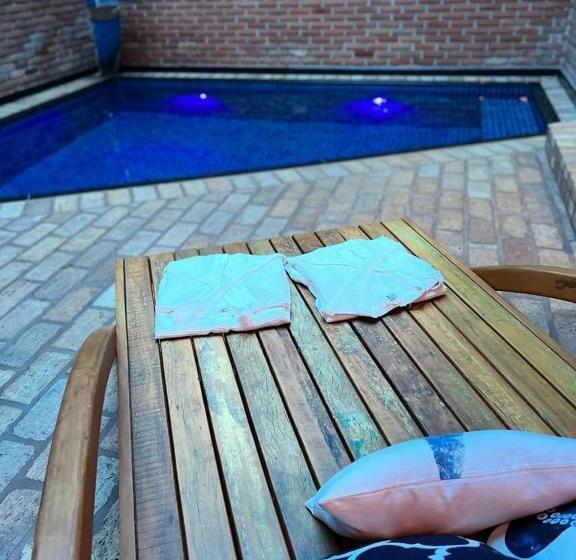 جناح رئاسى, Status Motel