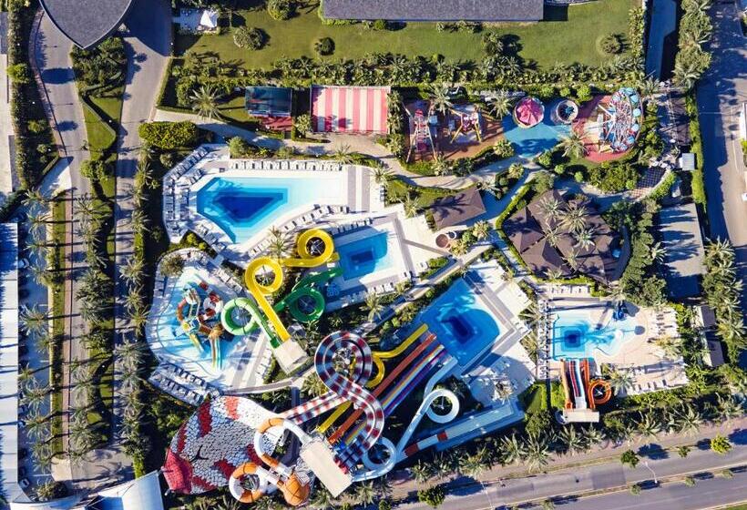 سوئیت با تخت بزرگ, Royal Wings