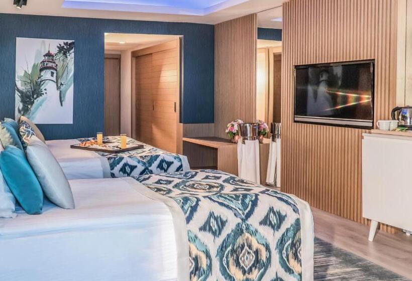 اتاق لوکس, Royal Wings