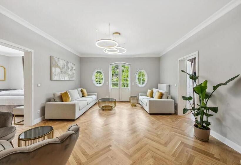 Апартаменты Пентхаус 1 Спальня, Residenz Hugo