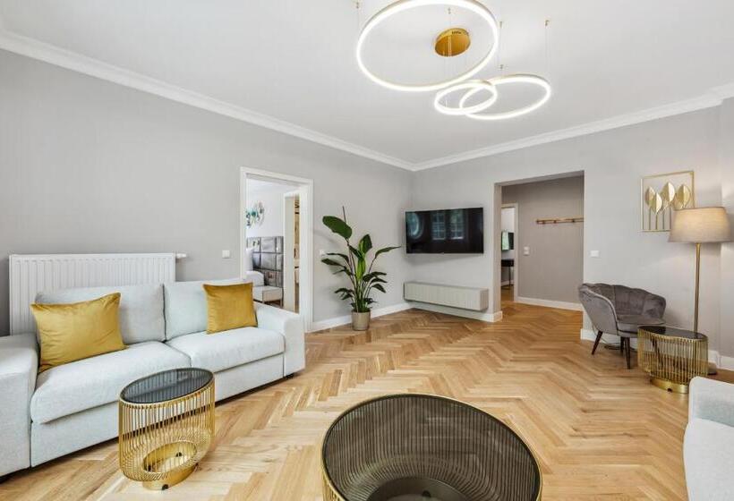 1 Bedroom Penthouse Apartment, Residenz Hugo