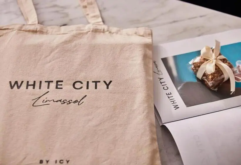 デラックススイート, White City Limassol Aparthotel Adults Only
