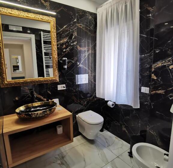 חדר לארבעה סטנדרטי עם מרפסת, B&b Aida Rooms Cefalù