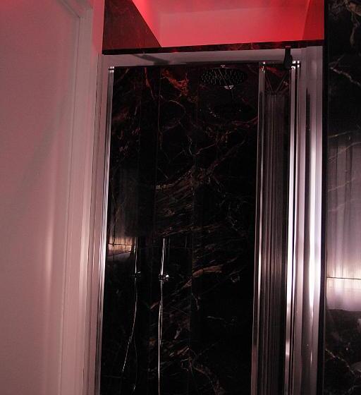 חדר לארבעה סטנדרטי עם מרפסת, B&b Aida Rooms Cefalù