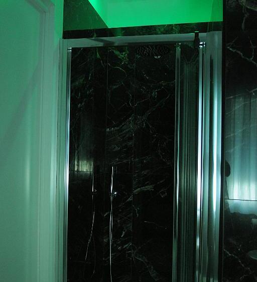 חדר לארבעה סטנדרטי עם מרפסת, B&b Aida Rooms Cefalù