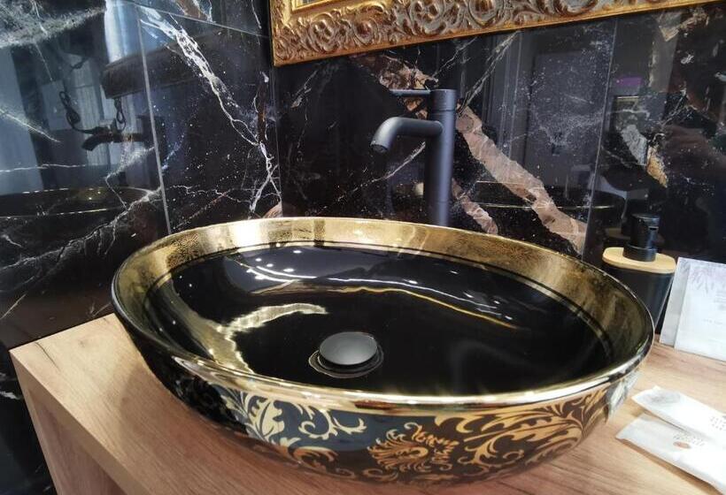 חדר לארבעה סטנדרטי עם מרפסת, B&b Aida Rooms Cefalù