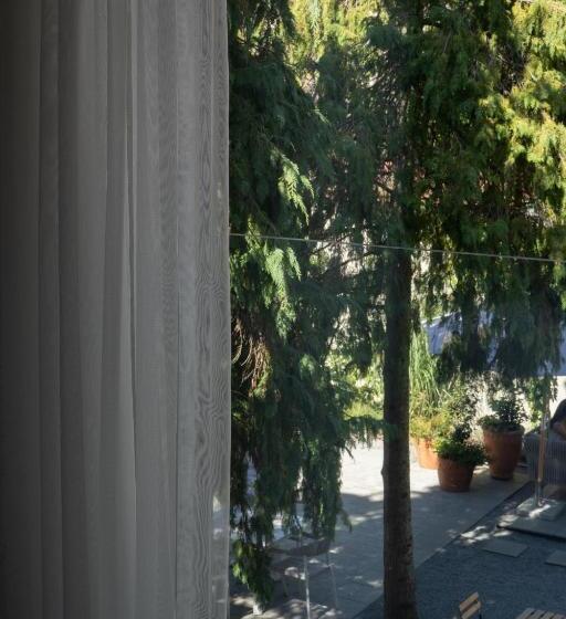 اتاق سوپریور, Laudon