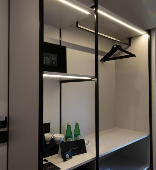 اتاق لوکس با بالکن, Laudon