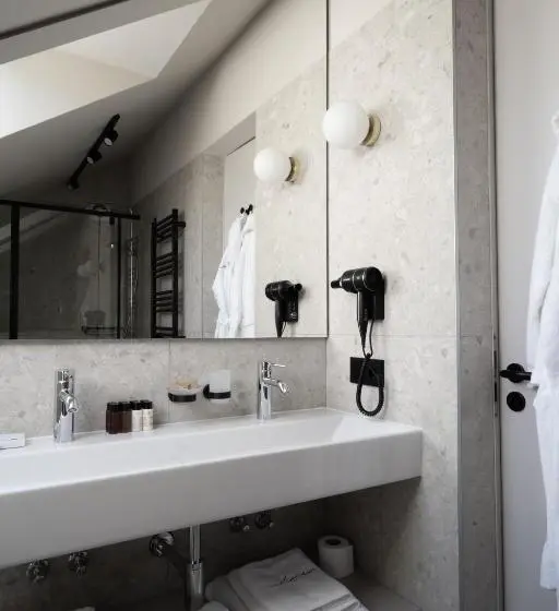Suite, Laudon