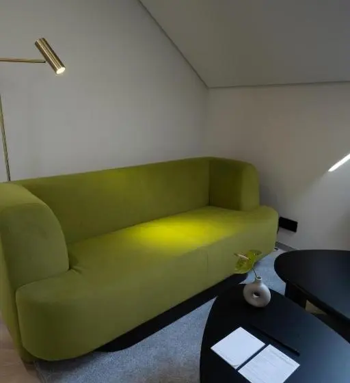 Suite, Laudon