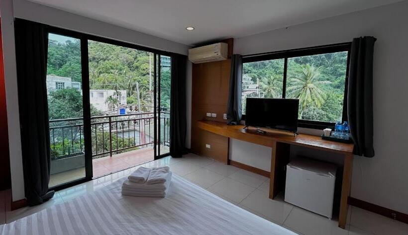 Quarto Deluxe com Sacada, Coco Mountain View Guest House