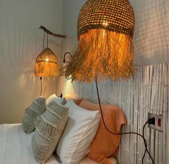 带阳台套房, Pousada Jardim Boêmio