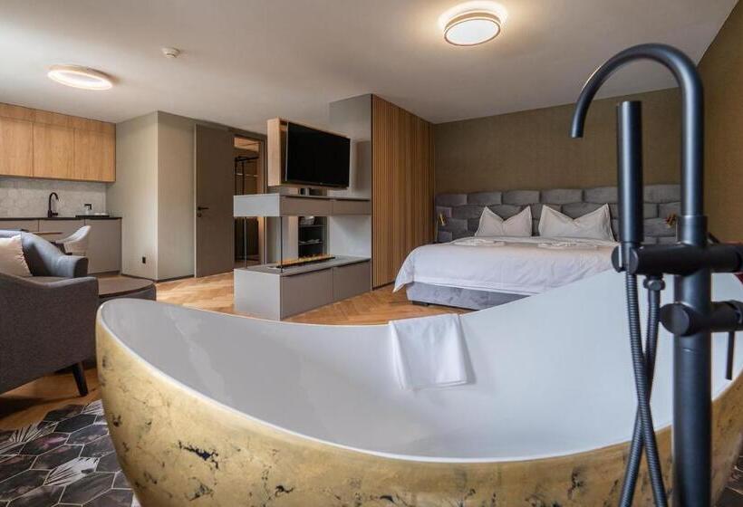 Люкс Повышенной Комфортности, Berg & Berg Hotel Und Apartments Kerns