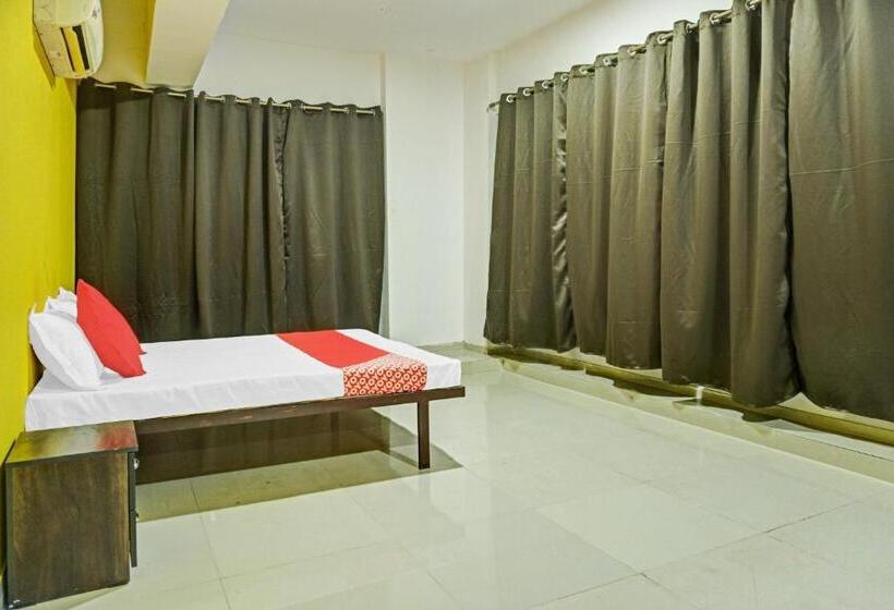 Номер Стандарт, O Kasturie Palace