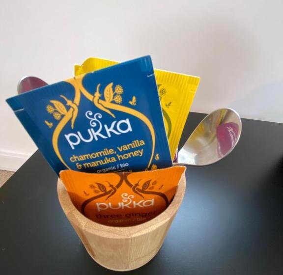 غرفة قياسية, Chy Cos