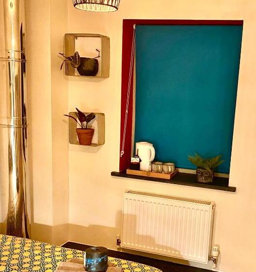 غرفة قياسية, Chy Cos