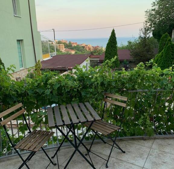 海の見える2ベッドルームアパートメント, Sunray Guest House, Private Rooms & Apartment With Lovely Sea View