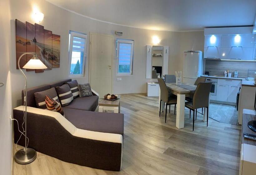 海の見える2ベッドルームアパートメント, Sunray Guest House, Private Rooms & Apartment With Lovely Sea View