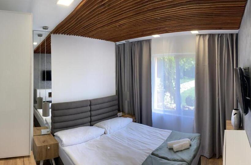 آپارتمان 1 خوابه با چشم‌انداز دریا, Sunray Guest House, Private Rooms & Apartment With Lovely Sea View