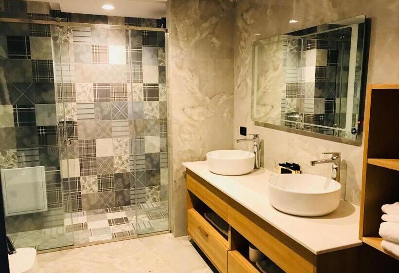 آپارتمان 1 خوابه با چشم‌انداز, Morina Palace