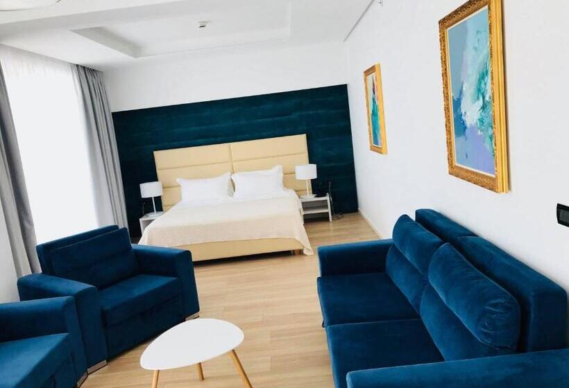 سوییت خانوادگی, Morina Palace