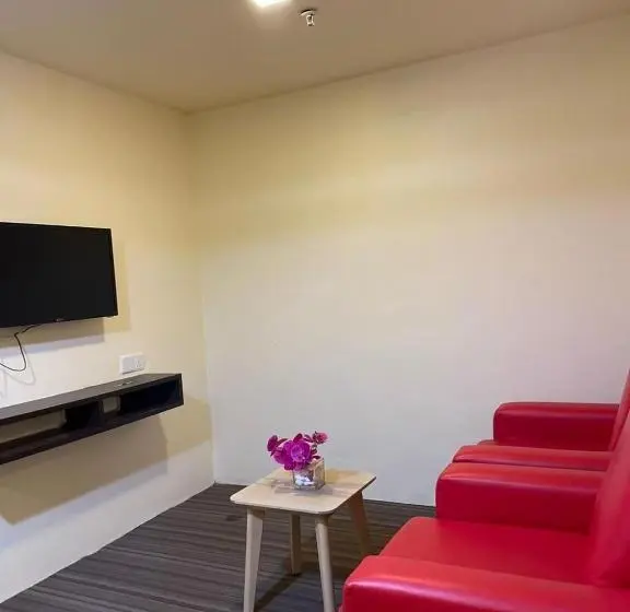 Habitació Estàndard, Seri Warisan