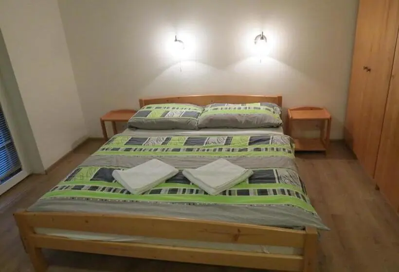 １ベッドルームアパートメント, Koula Apartments