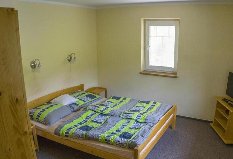 إستوديو قياسى, Koula Apartments