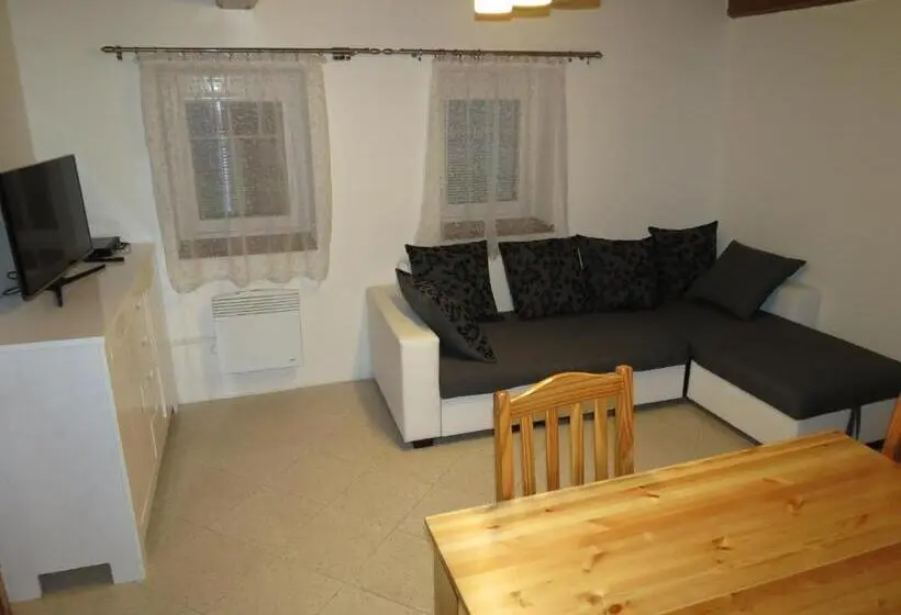 ２ベッドルームアパートメント, Koula Apartments