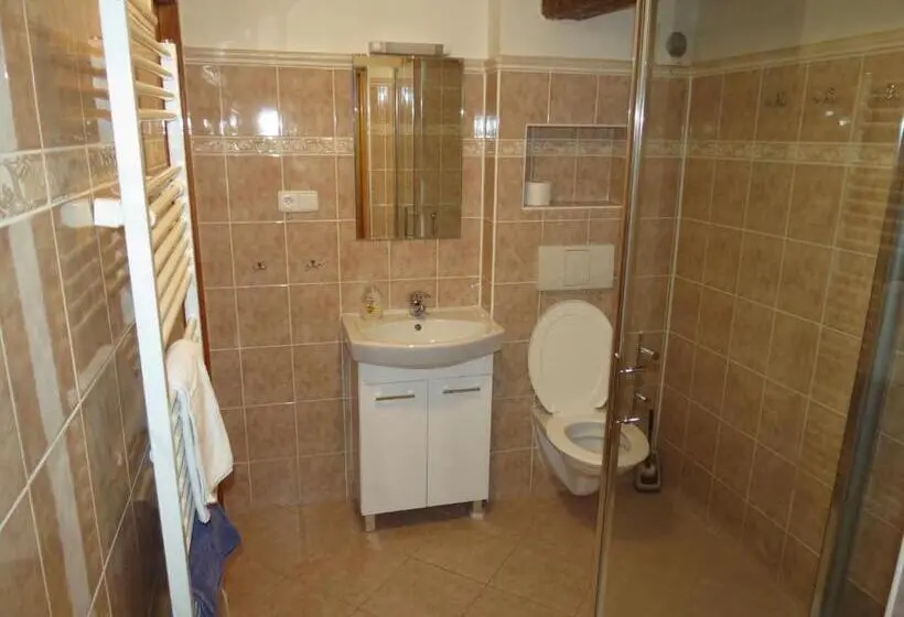 ２ベッドルームアパートメント, Koula Apartments