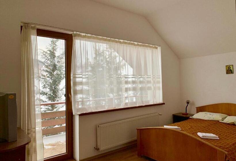 Номер Стандарт с Балконом, Pensiunea Smarandita