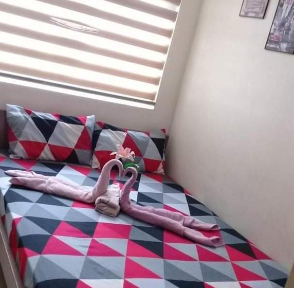 디럭스 스튜디오, Urban Deca Tower