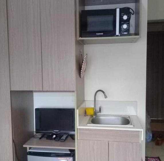 디럭스 스튜디오, Urban Deca Tower