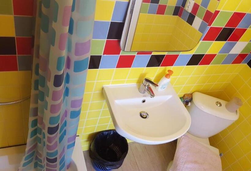 Familienzimmer, Druzhba 598