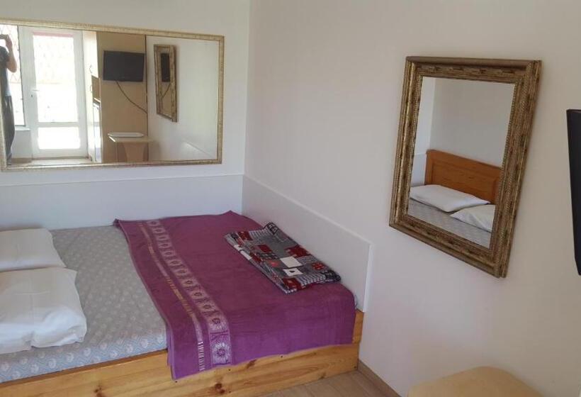 Familienzimmer, Druzhba 598