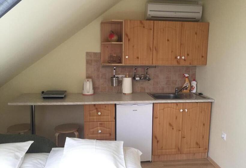 חדר סטנדרט, Atkári Vendégház