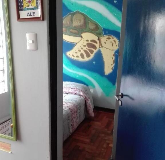 اتاق استاندارد یک نفره, La Casa Azul Hostel