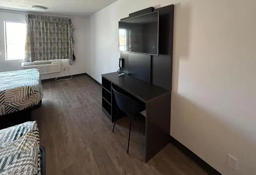 エコノミー４人部屋, Motel 6 Lake Elsinore, Ca