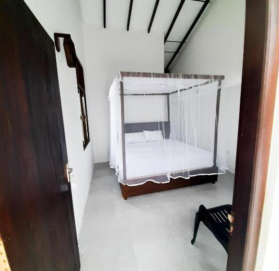 Номер Deluxe с Балконом, The Beau Beach Weligama