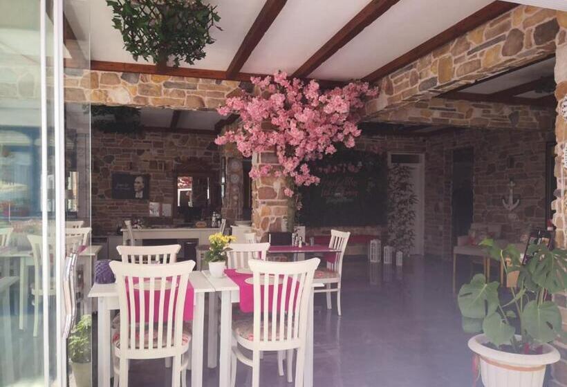 海景标准间带阳台, Yürekli Apart