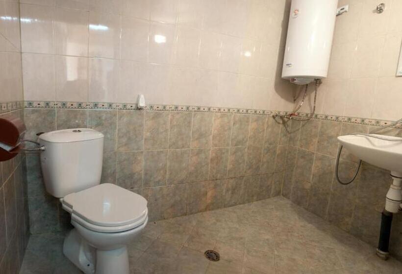 דירת חדר, New Worker Wo Za Diman