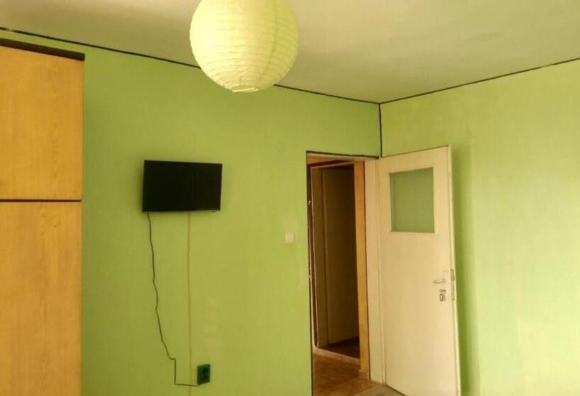 דירה בת חדר שינה 1 עם מרפסת, New Worker Wo Za Diman