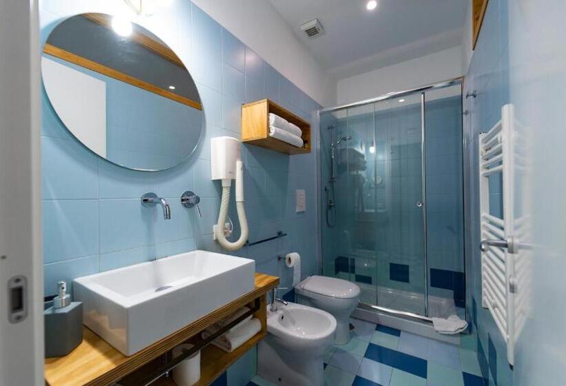 اتاق لوکس با بالکن و چشمانداز دریا, Il Grande Blu