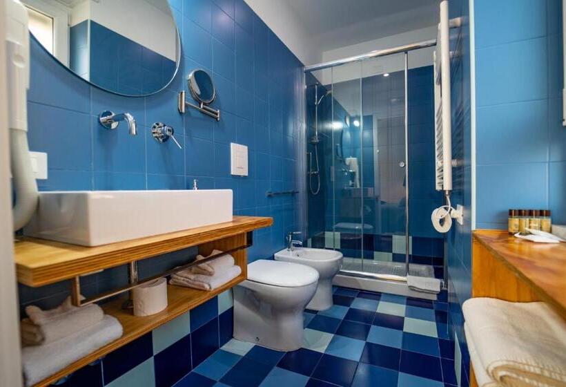 اتاق لوکس با تخت بزرگ, Il Grande Blu