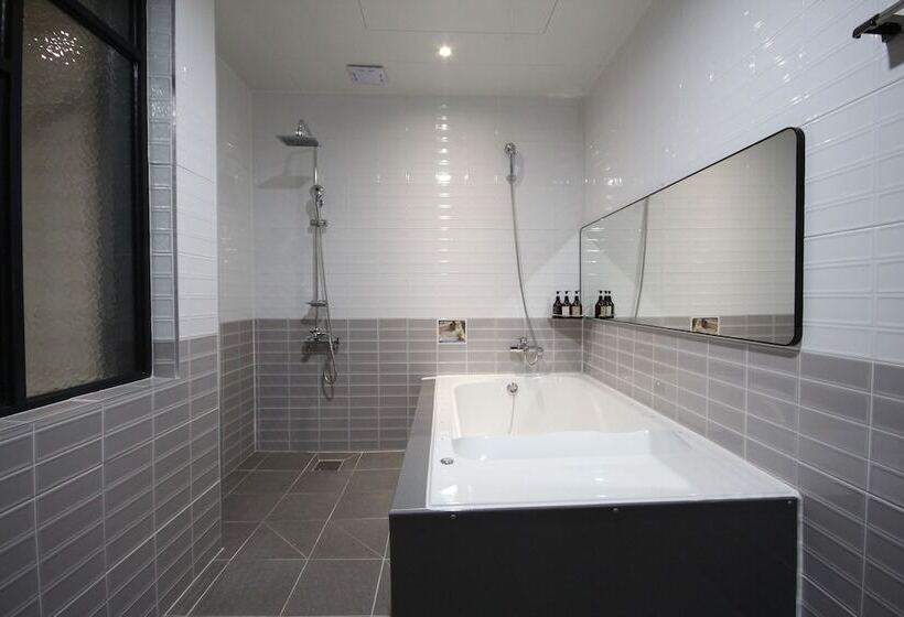 디럭스 룸, Brown Dot Hotel Jinhae