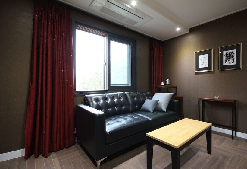 디럭스 룸, Brown Dot Hotel Jinhae