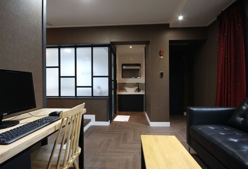 디럭스 룸, Brown Dot Hotel Jinhae