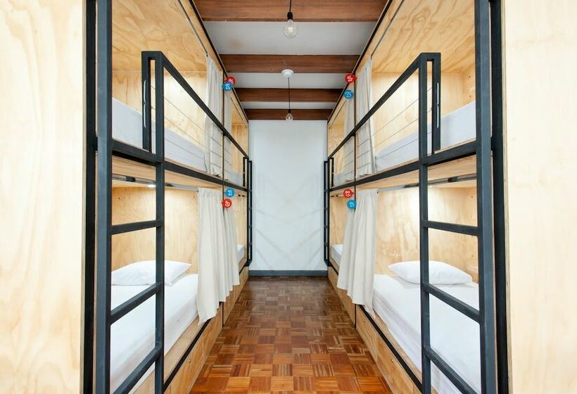 ルームシェアのワンベッド, Capital Hostel De Ciudad