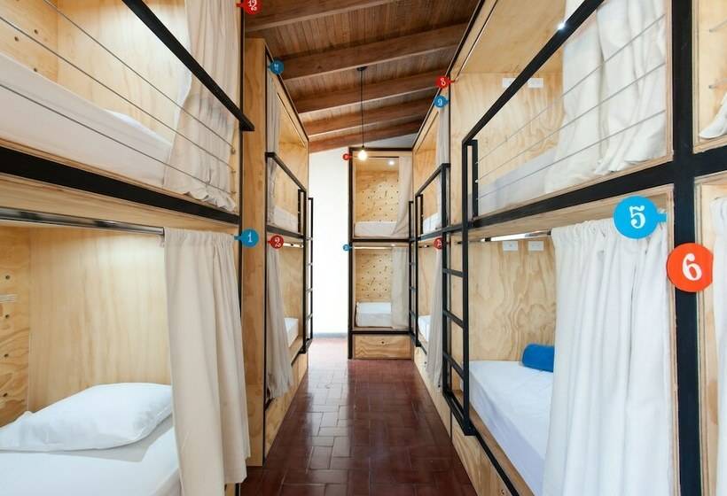 ルームシェアのワンベッド, Capital Hostel De Ciudad