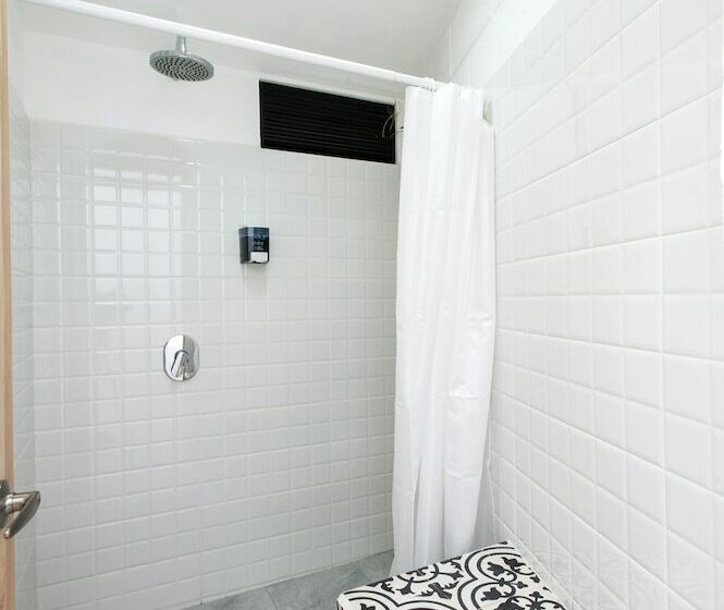 ルームシェアのワンベッド, Capital Hostel De Ciudad